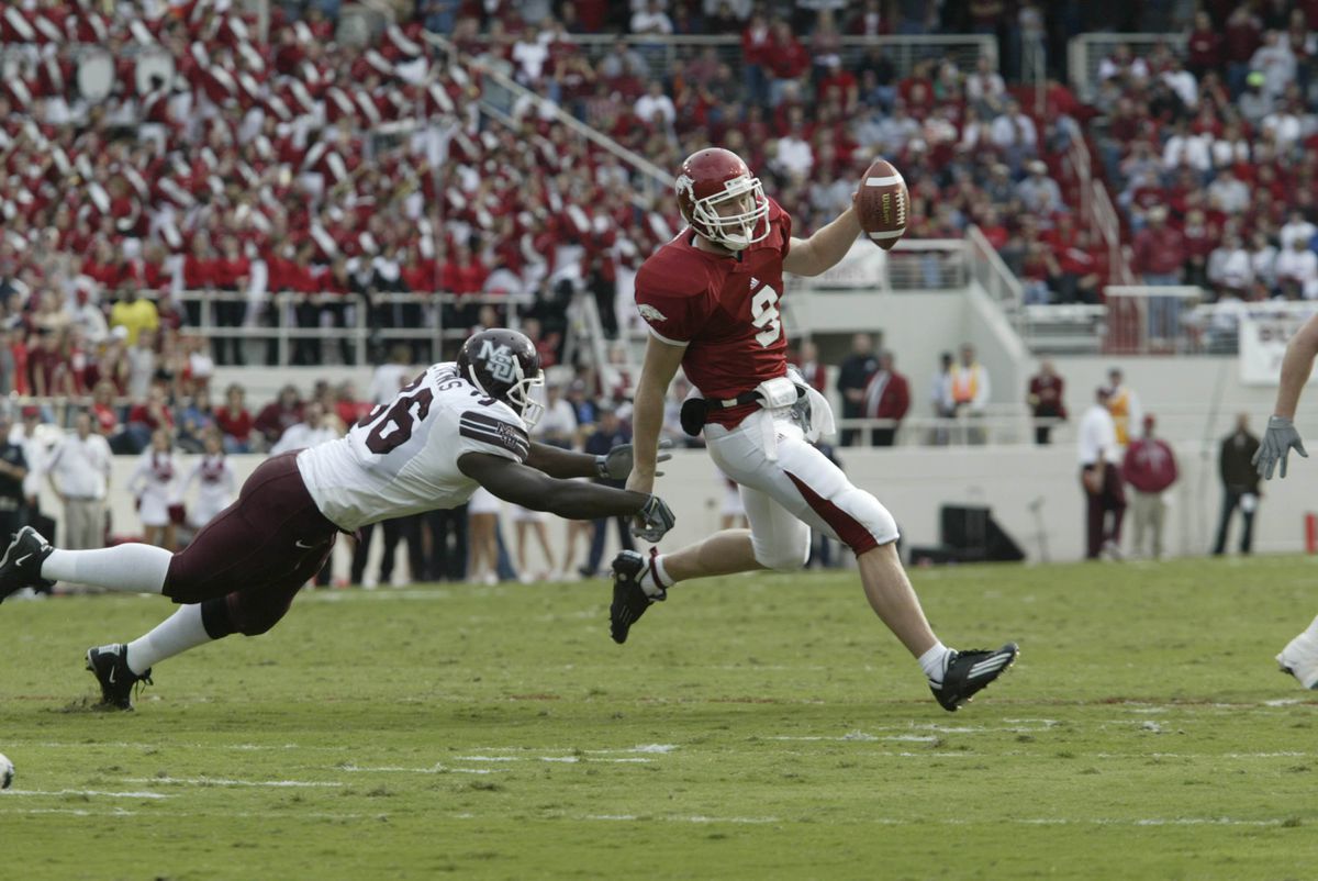 22 Dec 2003: Matt Jones of the Arkansas Razorbacks during the Backs 52-6 victory over the Mississippi Bulldogs at War Memorial Stadium in Fayetteville, AK.