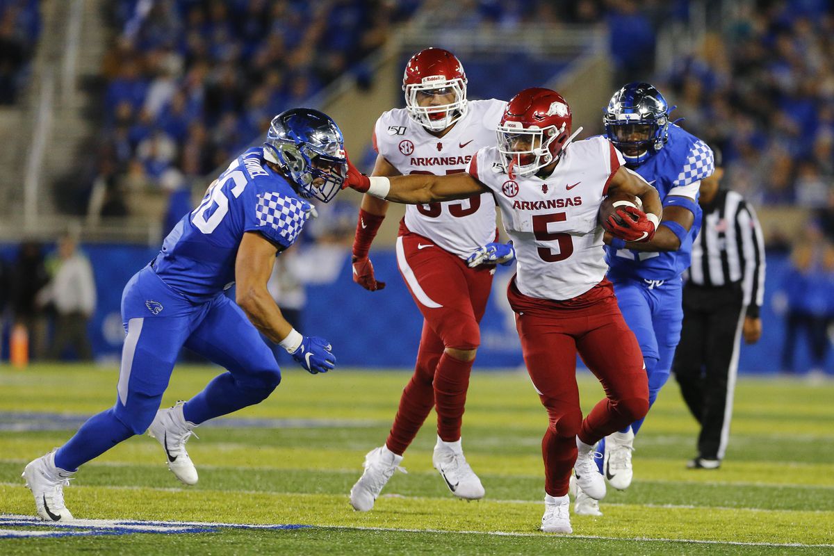 NCAA Football: Arkansas at Kentucky